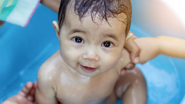 bathing-your-baby
